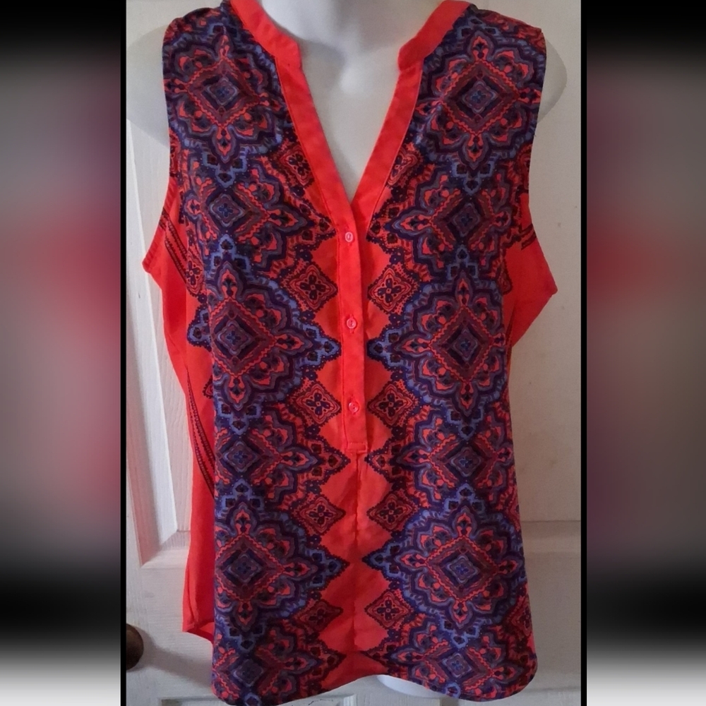 Old Navy - Women's Lightweight Sleeveless Blouse. Size Medium